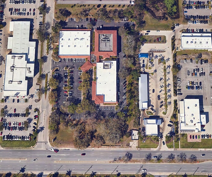 More Photos Of 4937 Clark Rd, Sarasota Medical For Lease