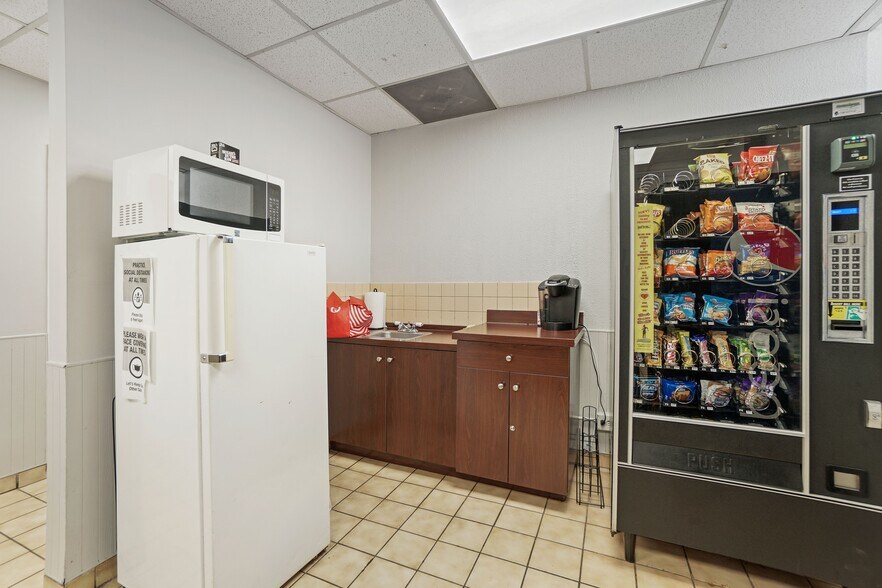 More Photos Of 8057 N Milwaukee Ave, Niles General Retail For Sale