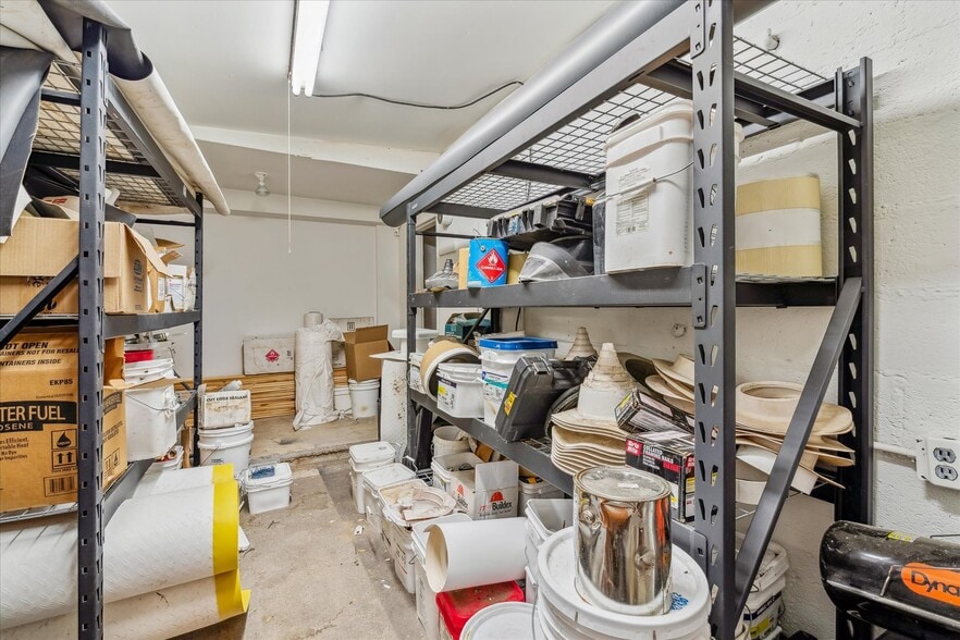 More Photos Of 1050 S Quitman St, Denver Showroom For Sale