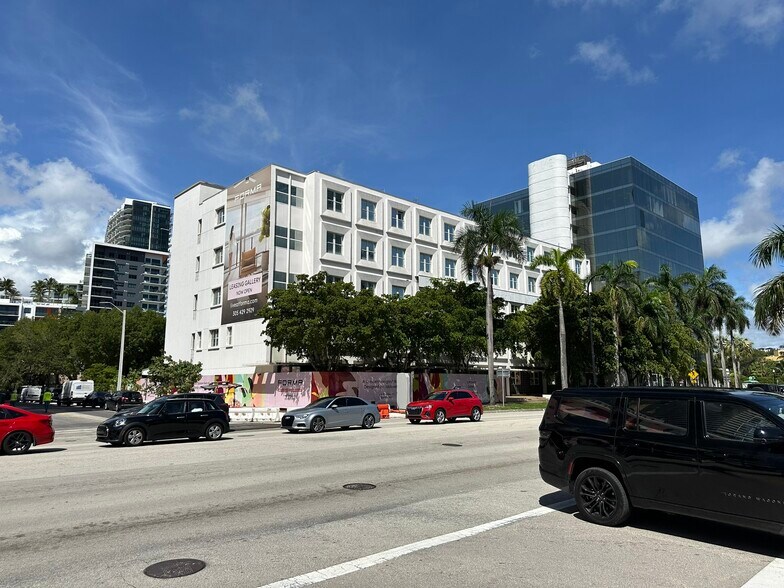 More Photos Of 3000 Biscayne Blvd, Miami Medical For Lease
