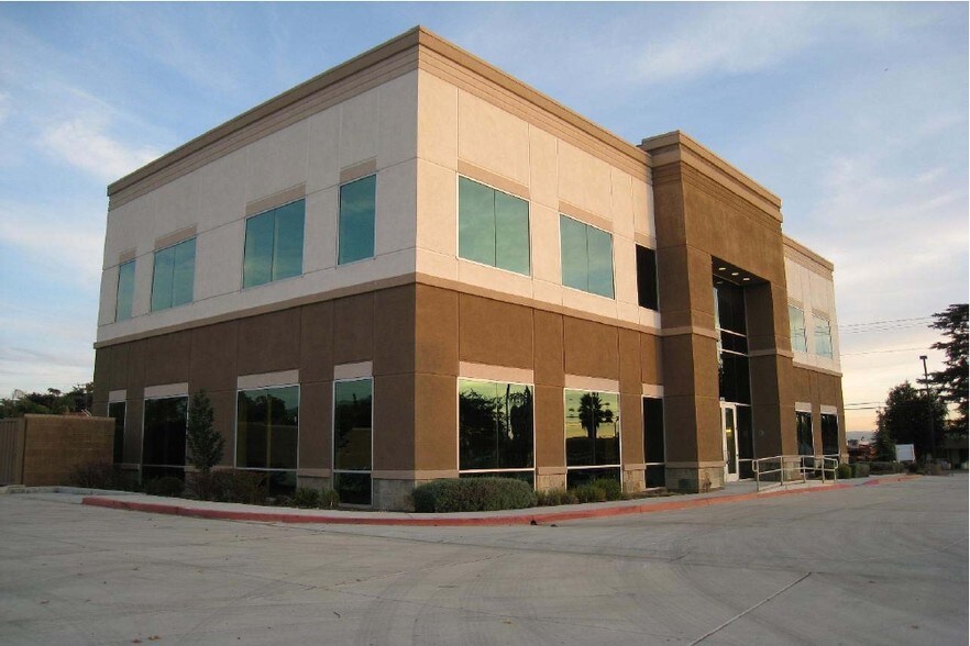 More Photos Of 1945 W 9th St, Upland Loft Creative Space For Lease