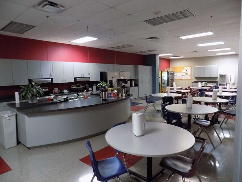 More Photos Of 1040 Trade Ave, Dallas Distribution For Lease