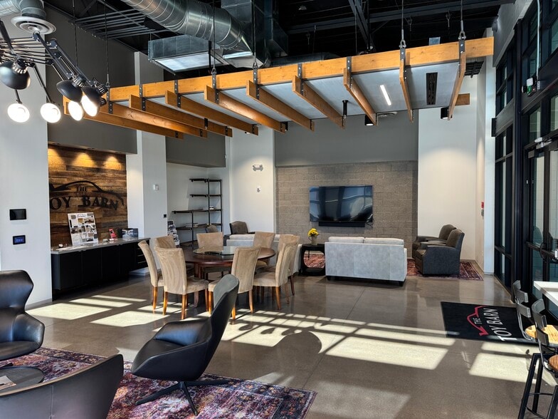 More Photos Of 31606 N Cave Creek Rd, Cave Creek Self Storage For Sale