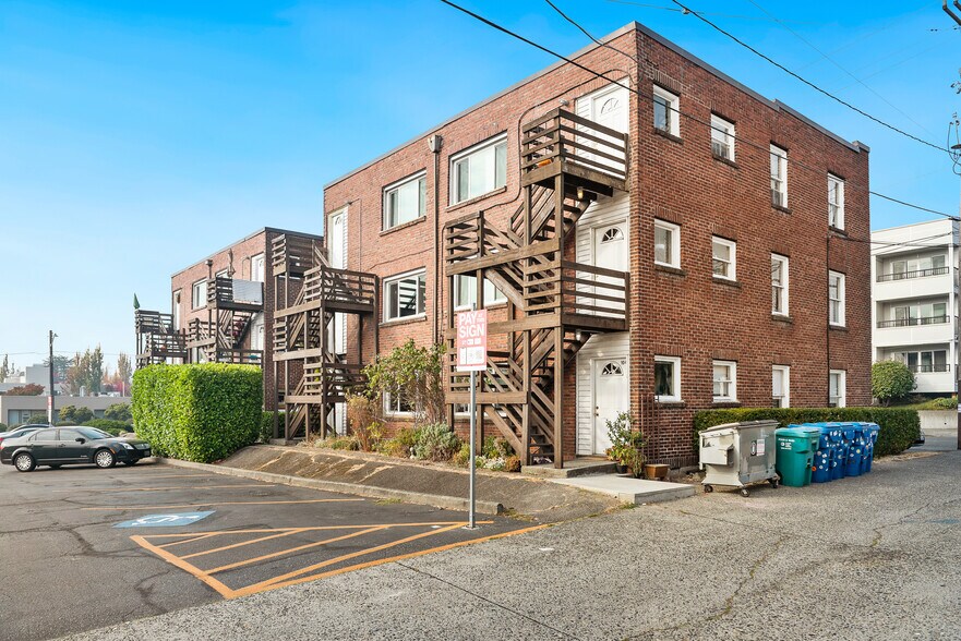 More Photos Of 4319 SW Oregon St, Seattle Apartments For Sale