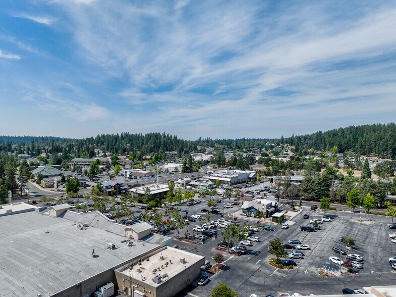More Photos Of 867-873 Sutton Way, Grass Valley General Retail For Lease