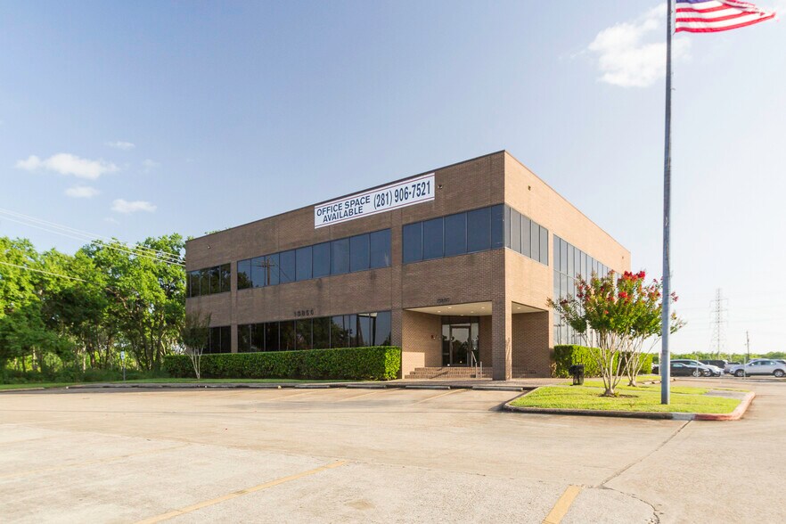 More Photos Of 13850 Gulf Fwy, Houston Office For Lease