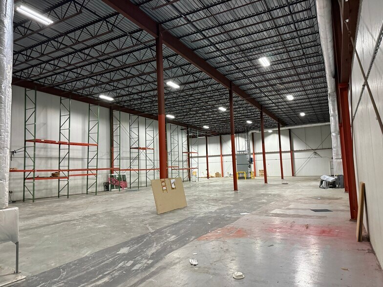 More Photos Of 1207 W Bridge St, Spring City Warehouse For Lease