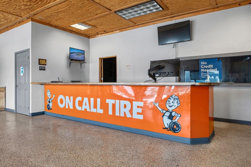 More Photos Of 679 Highway 365, Mayflower Office For Sale