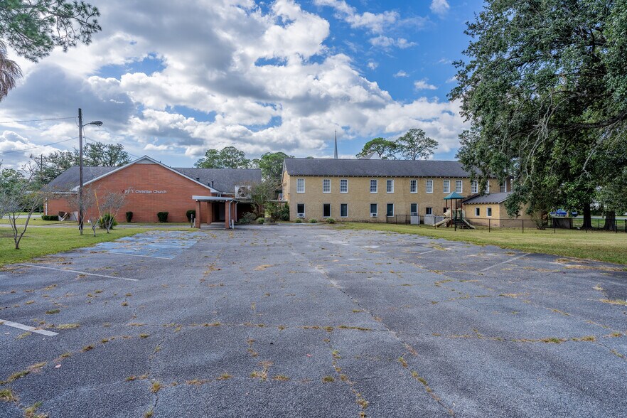 More Photos Of 412 McDonald St, Waycross Specialty For Sale