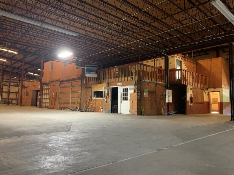 More Photos Of 407 Glasgow St, Aberdeen Manufacturing For Sale