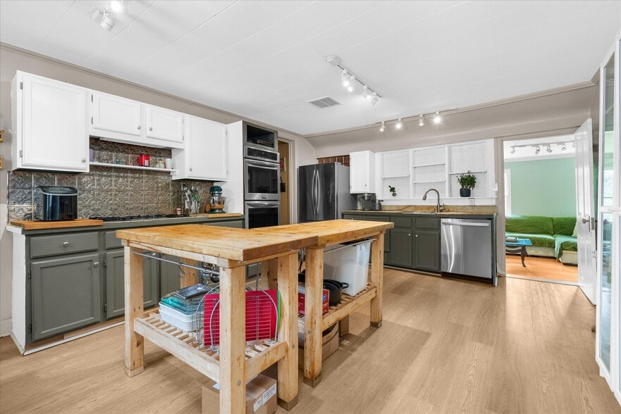 More Photos Of 5358 York Rd, Doylestown Hospitality For Sale