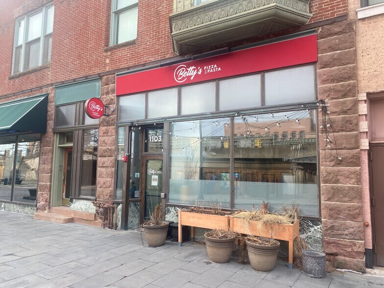 More Photos Of 1101-1103 S Blvd, Oak Park, Oak Park General Retail For Sale