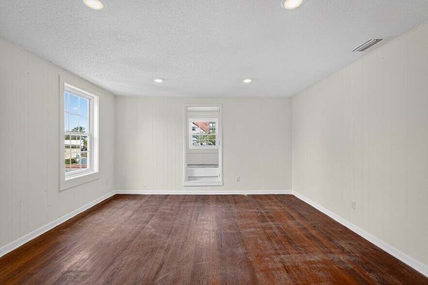 More Photos Of 219 Magnolia Ave, Daytona Beach Storefront Retail Residential For Sale