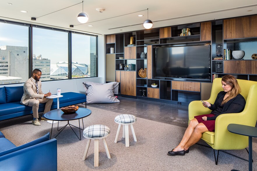 More Photos Of 100 Peachtree St NW, Atlanta Office For Lease