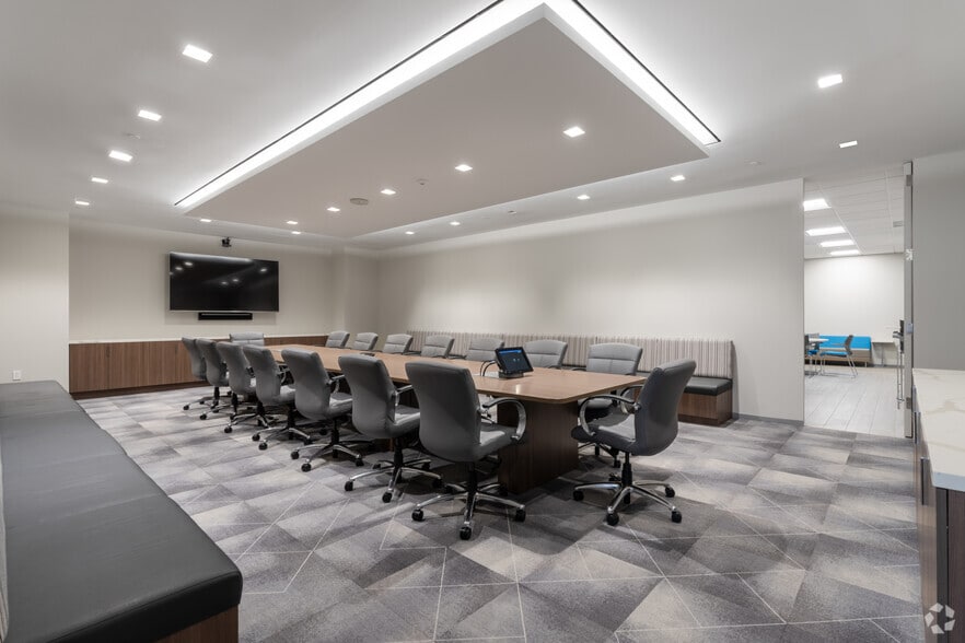 More Photos Of 545 E John Carpenter Fwy, Irving Office For Lease