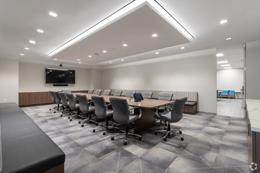 More Photos Of 545 E John Carpenter Fwy, Irving Office For Lease