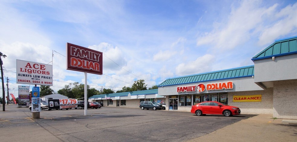 More Photos Of 1001-1105 Derby St, Pekin Unknown For Lease