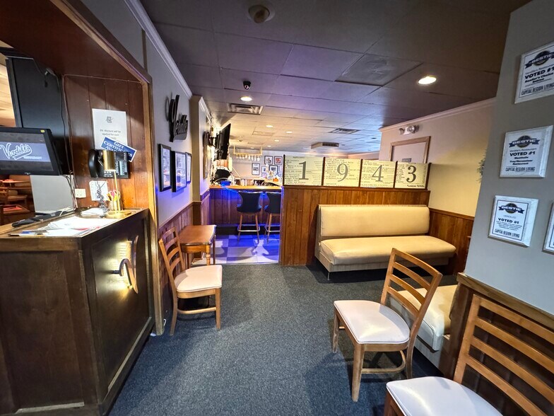 More Photos Of 572 2nd Ave, Troy Restaurant For Sale