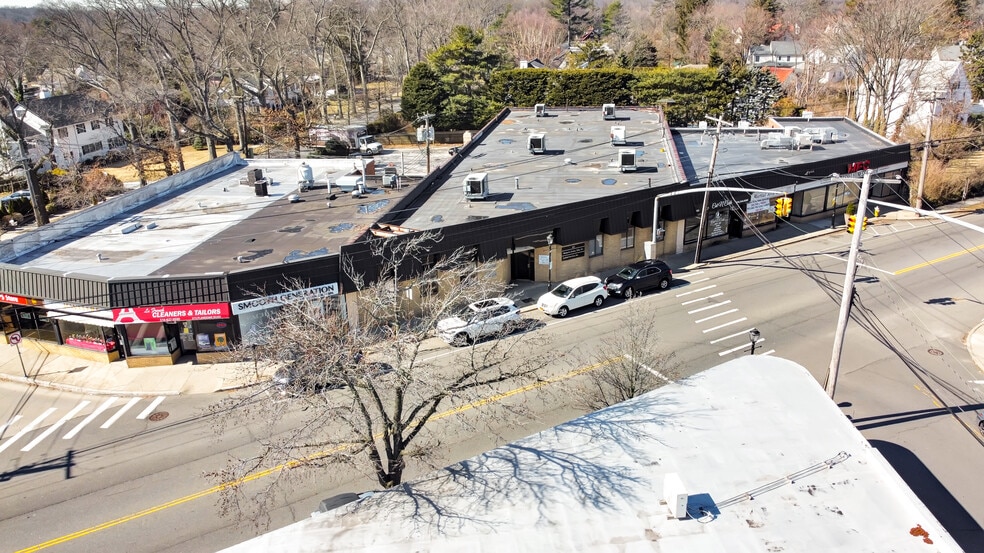 More Photos Of 585 Plandome Rd, Manhasset Medical For Lease