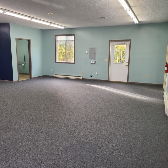 More Photos Of 8265 179th St NW, Clearwater Loft Creative Space For Lease