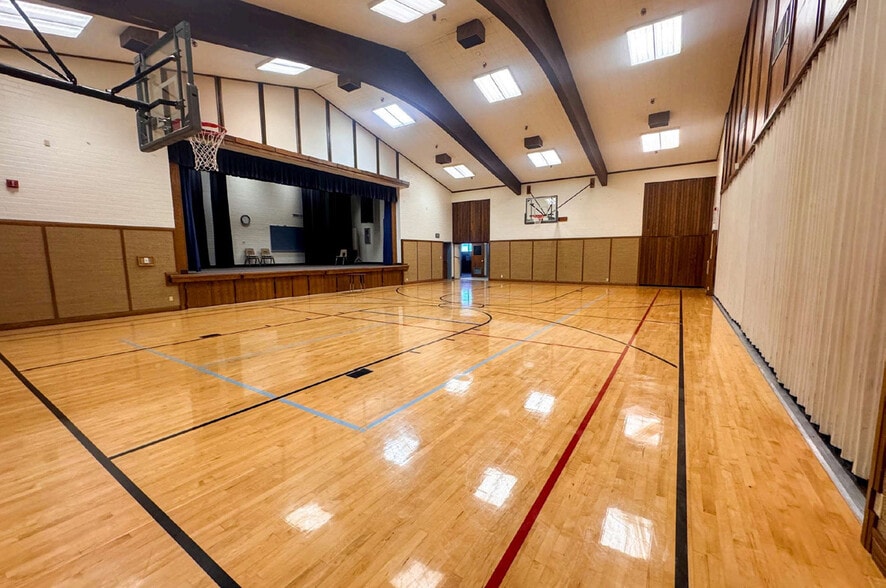 More Photos Of 1721 30th Ave, Longview Religious Facility For Sale