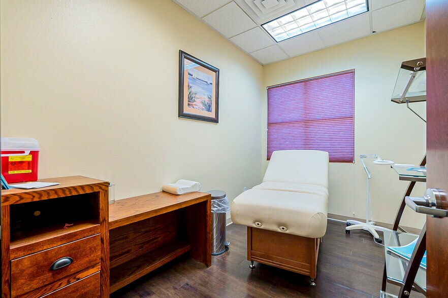 More Photos Of 7175 N Durango Dr, Las Vegas Medical For Lease