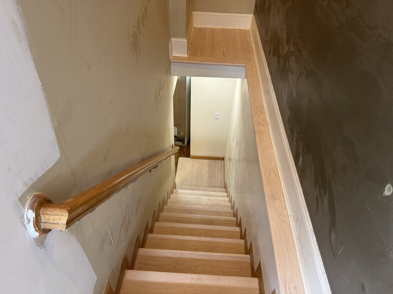 More Photos Of 54 Maujer St, Brooklyn Apartments For Lease