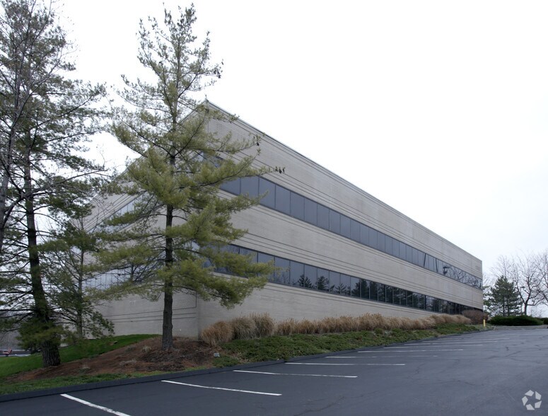 More Photos Of 12837 Flushing Meadows Dr, Des Peres Office For Sale