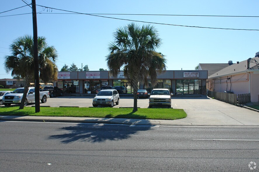 More Photos Of 4240 Williams Blvd, Kenner General Retail For Lease