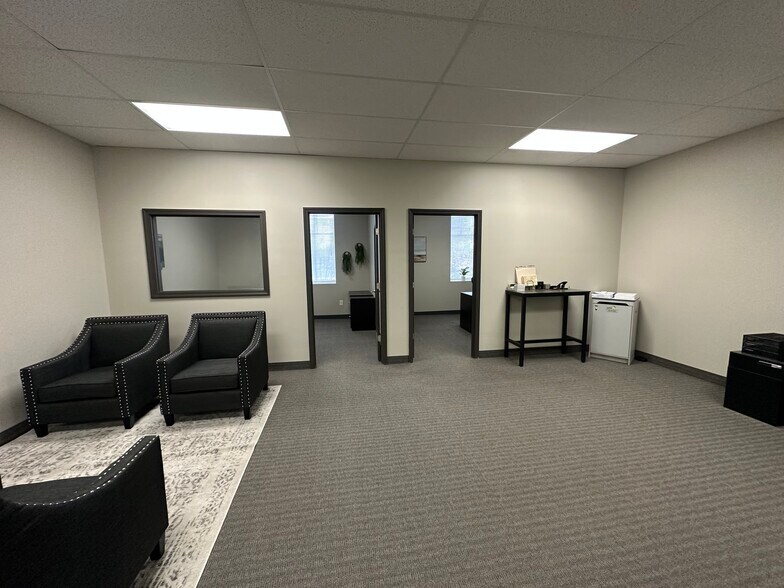 More Photos Of 32875 Solon Rd, Solon Medical For Lease