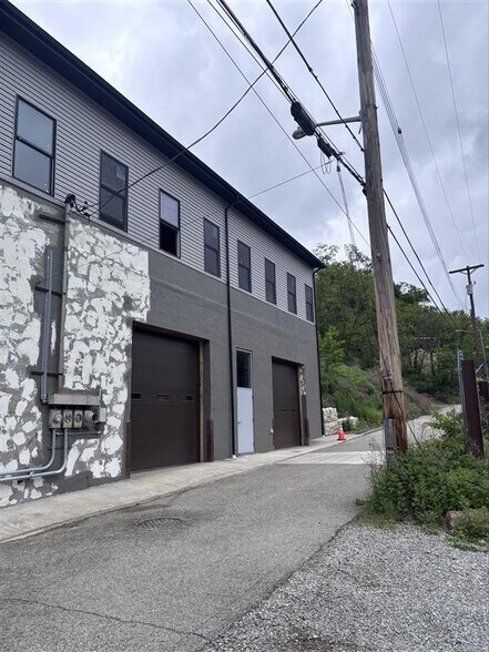 More Photos Of 1430 High St, Pittsburgh Warehouse For Lease