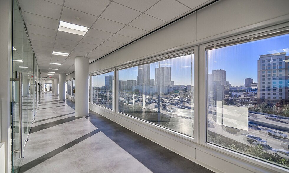 More Photos Of 2425 West Loop South, Houston Office For Sale