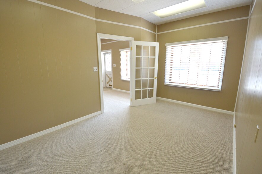 More Photos Of 123-129 Fayette St, Winston-Salem Office For Lease