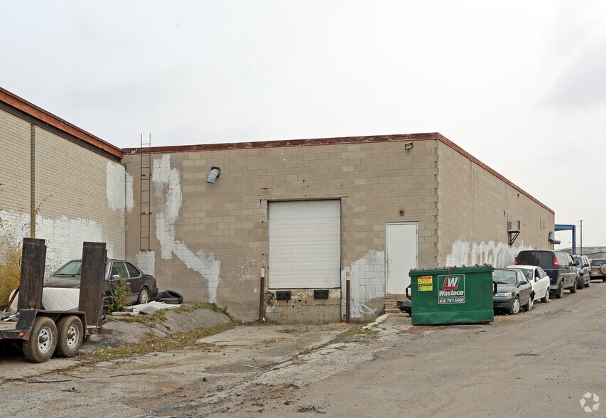 More Photos Of 51 Comstock Rd, Toronto Warehouse For Lease