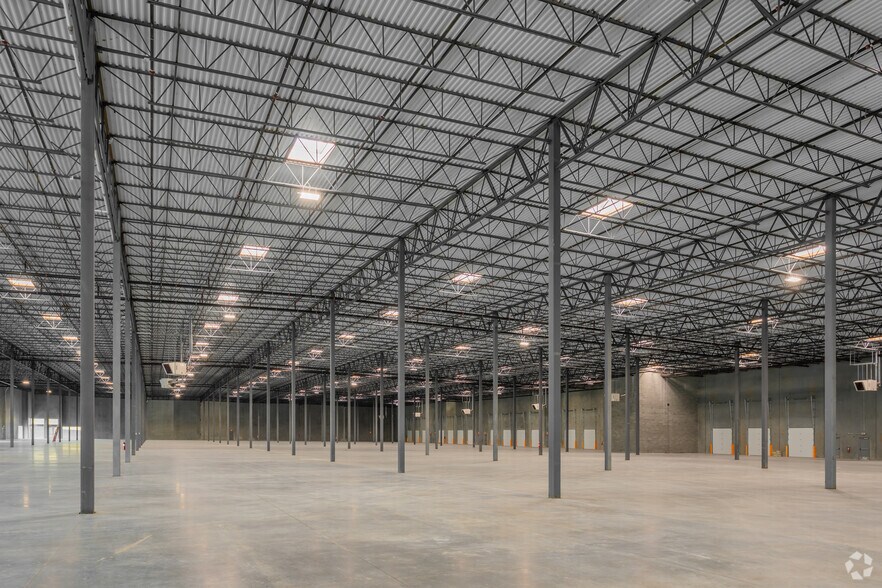 More Photos Of 7413 Cushing Rd, Manassas Warehouse For Lease