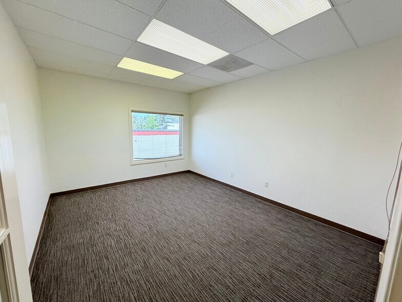 More Photos Of 5011 Argosy Ave, Huntington Beach Loft Creative Space For Sale