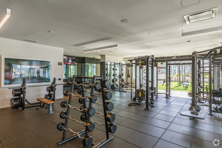 More Photos Of 702 Broadway, San Diego Apartments For Lease