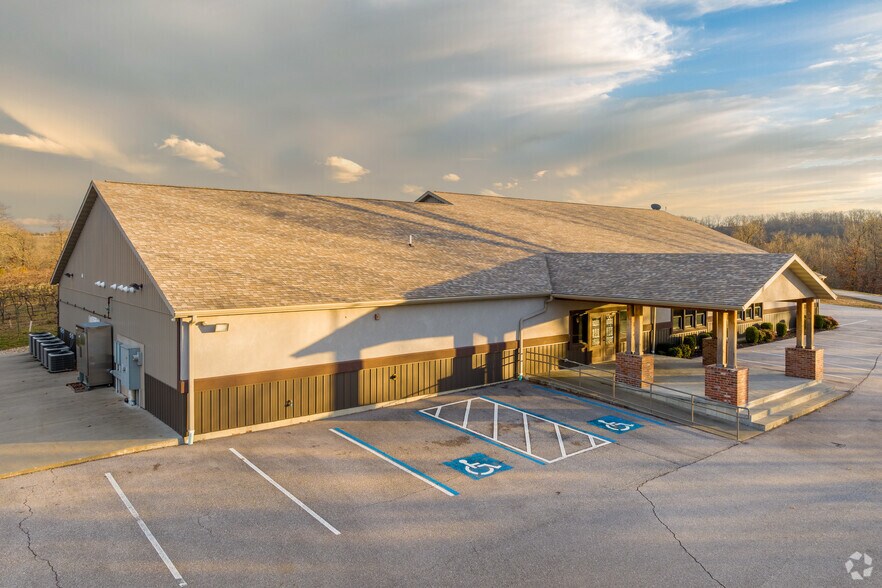 More Photos Of 846 Winery Hills Est, Linn Creek Winery Vineyard For Sale