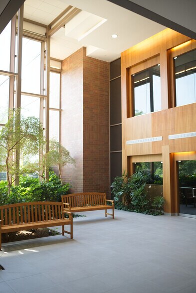 More Photos Of 30575 Bainbridge Rd, Solon Coworking Space