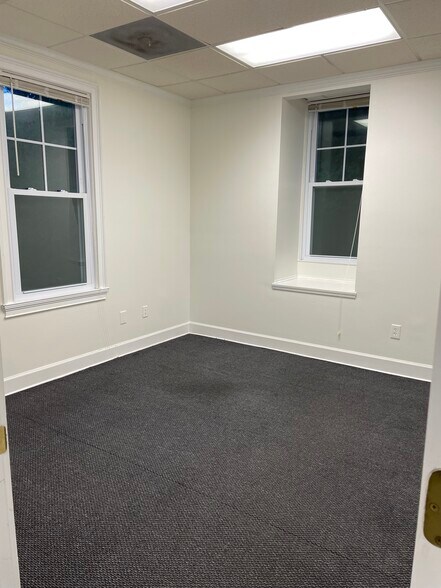 More Photos Of 680 Village Trce NE, Marietta Loft Creative Space For Lease