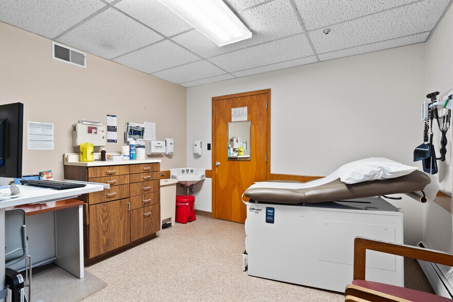 More Photos Of 400 W Butler St, Mercer Medical For Sale