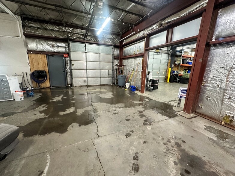 More Photos Of 30 Water St W, Saint Paul Warehouse For Sale