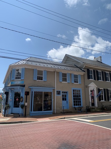 More Photos Of 101 S King St, Leesburg Storefront For Lease