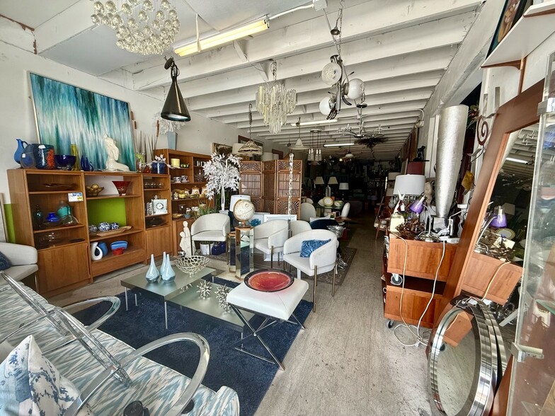 More Photos Of 4314-4316 N Dixie Hwy, Oakland Park Flex For Lease