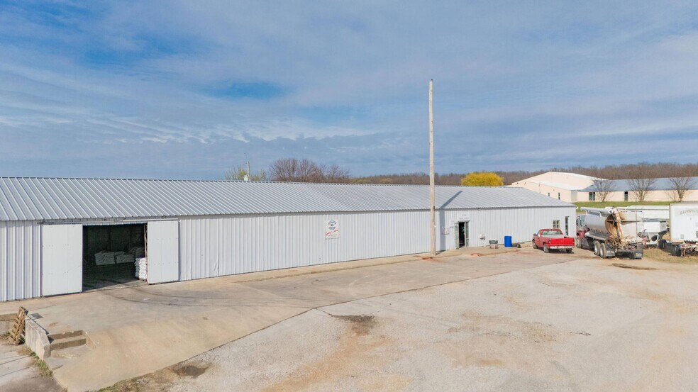More Photos Of 9705 SE 1300th Rd, Humansville Industrial For Sale