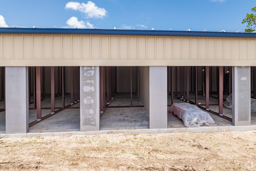 More Photos Of 2419 E 85th St, Palmetto Self Storage For Sale