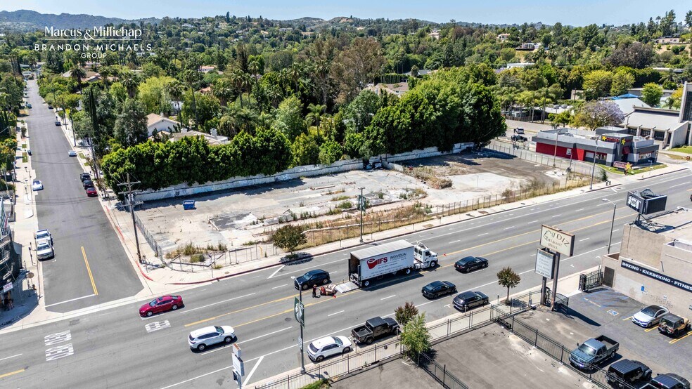 More Photos Of 19348 Ventura Blvd, Tarzana Land For Sale