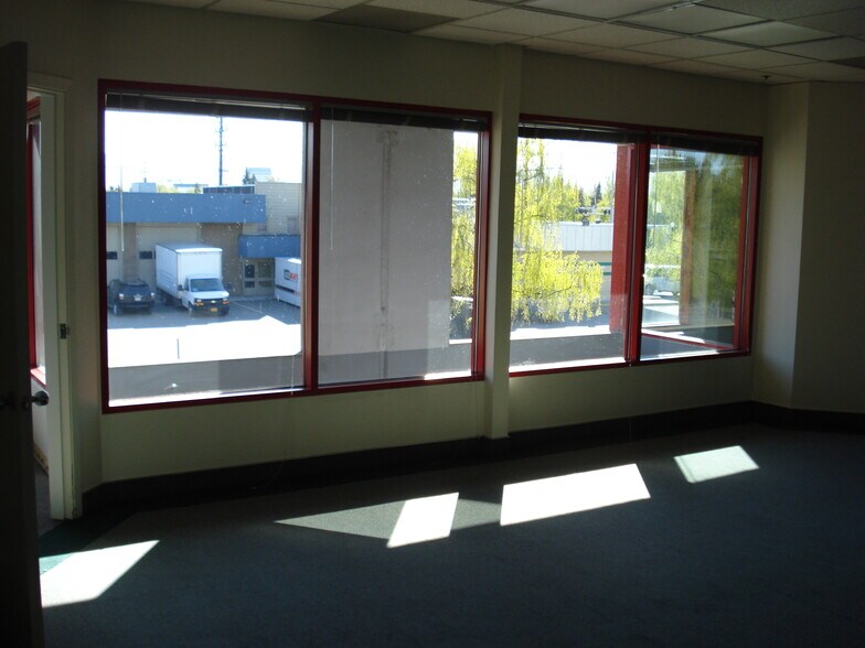 More Photos Of 3700 Woodland Dr, Anchorage Flex For Sale