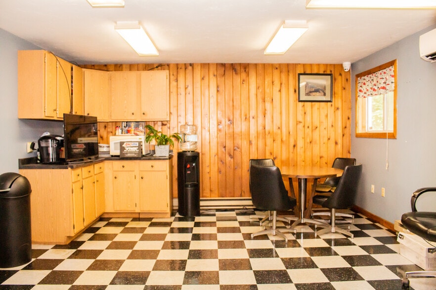 More Photos Of 8 Englewood St, Webster Auto Repair For Sale