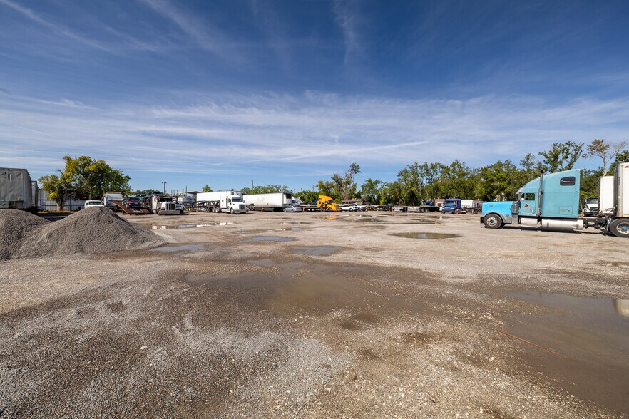 More Photos Of Patch Rd @ Seminole Avenue, Orlando Land For Lease